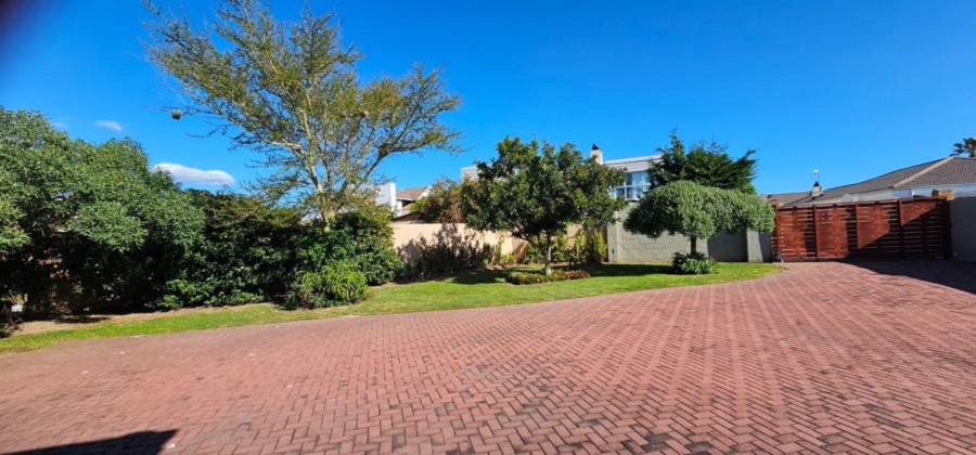 4 Bedroom Property for Sale in Myburgh Park Western Cape